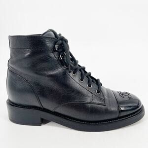 Chanel 2020 Interlocking CC Logo Black Glitter Patent Cap Toe Combat Boot EU 37